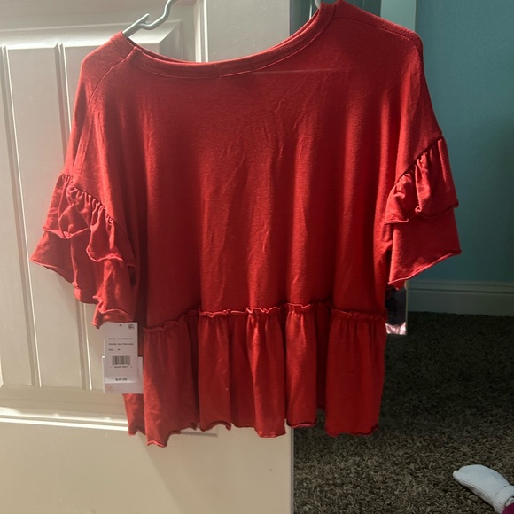 Chic Red Ruffle Blouse - Picture 2 of 3